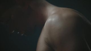 Lucy Huxley e Maximo Garcia nella grangia scopano follemente