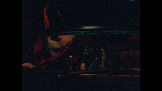 Sogna eroticamente che le lecca la figa a un'asiatca eccitata