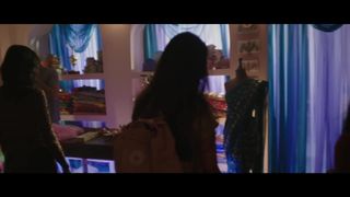 Ragazza indiana calda è scopata appassionatamente in un negozio