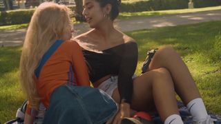 Nat Portnoy e Luna Silver esplorano i loro corpi caldi da lesbiche