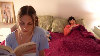 Due ragazze con il cazzo che sono così amiche che si scambiano sesso orale
