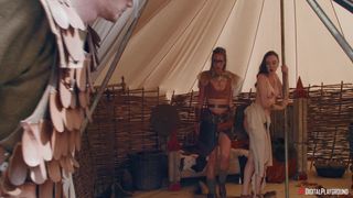 Amirah e Catherine condividono il cazzo di Xander per unire i clan vichinghi