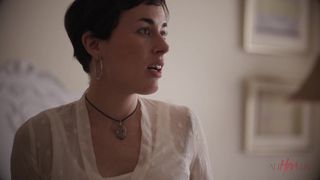 Olive Glass si eccita con Brooklyn Gray perché lei assomiglia molto a lei