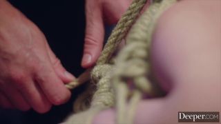 Ashley Lane è sottoposta a BDSM per autocoscienza