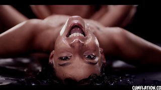 La sensualità dell'attrice Amirah Adara nel provare una sodomia